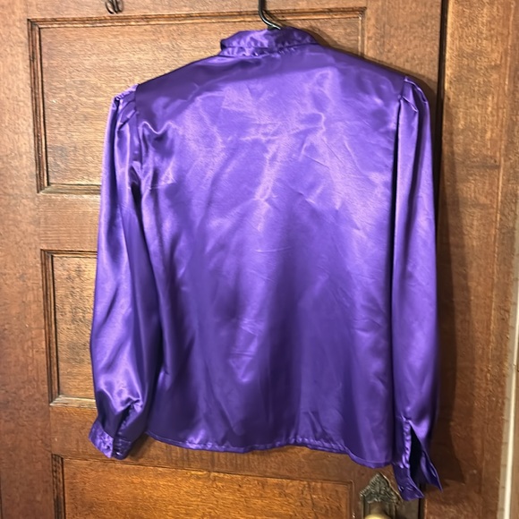 Vintage '80's Tan F Jay Tuxedo Pleated Button Down Blouse w/Shoulder Pads Sz 8 - Picture 8 of 9